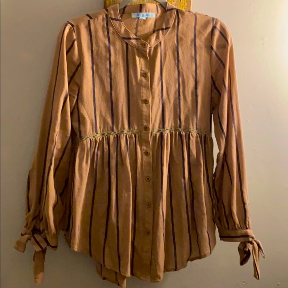 Long Sleeve blue striped button up top bow sleeves